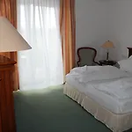 Vier Jahreszeiten 3*