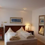 Hotel Vier Jahreszeiten 3*