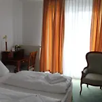 Vier Jahreszeiten Hotel