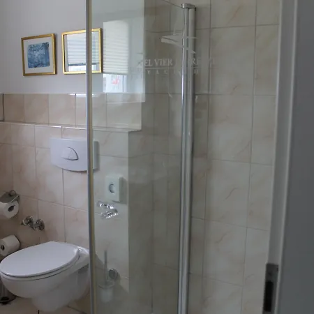 Vier Jahreszeiten 3*