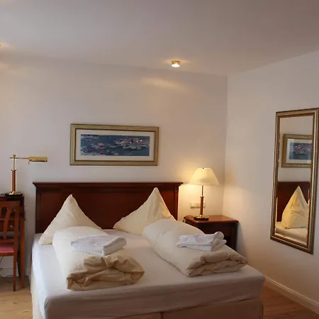 Ξενοδοχείο Vier Jahreszeiten 3*